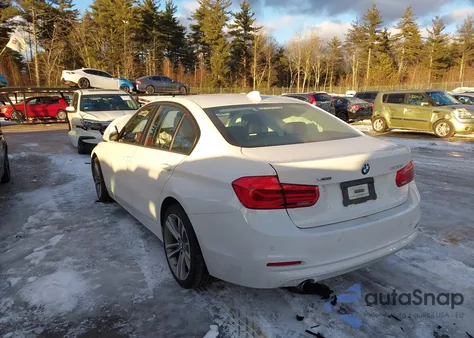 2017 BMW 320I xDrive z USA, uszkodzony, nr VIN WBA8E5G34HNU44902